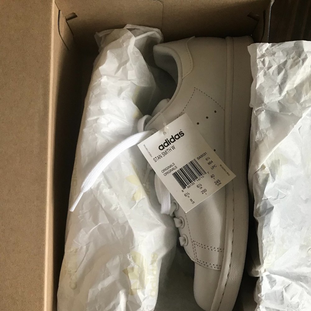 adidas White Women's Sneakers - Picture 2 of 10